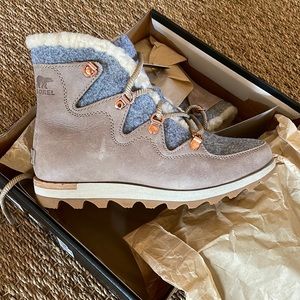 Sorel Sneakchic Alpine Holiday snowboot 7.5 NWT